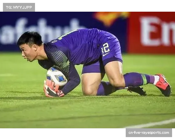 门将表现成焦点,多位门神精彩扑救决定比赛走向 门将表现成焦点,多位门神精彩扑救决定比赛走向