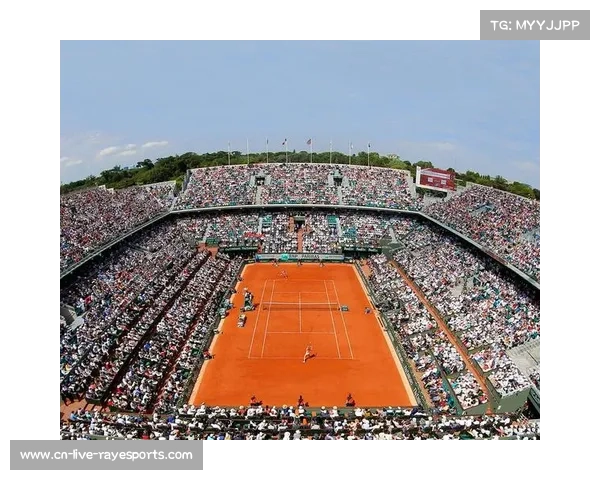 专家分析硬地赛场优势，阿尔卡拉斯全面型打法更适应快速场地